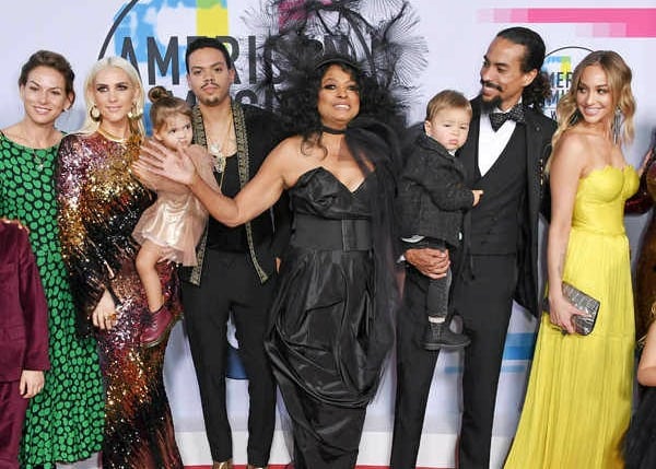 Diana Ross on the red carpet at the American Music Awards 2017